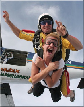 Skydiving Tandem just jumped